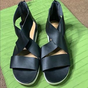 Universal Threads black platform gladiator sandals